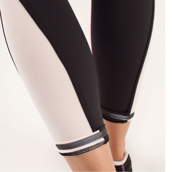 Lululemon Run: Pace Tight Pinkelicious / Black / Parfait Pink - Picture 4 of 14